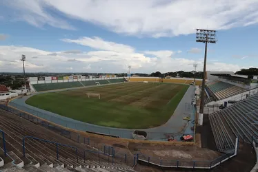 Imagem ilustrativa da imagem Mirassol mobiliza cidade de 65 mil habitantes e ‘caldeirão’ com um único bar ao lado do estádio