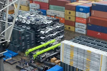 Imagem ilustrativa da imagem BYD é processada por suspeita de trabalho análogo à escravidão em obra de fábrica