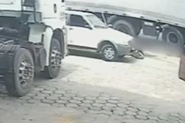 Imagem ilustrativa da imagem Motociclista morre atropelado por caminhão na BR-101 em Sooretama
