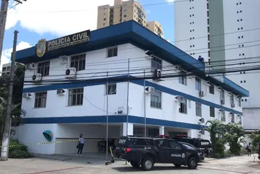 Imagem ilustrativa da imagem Mulher é presa por tentativa de feminicídio após enforcar namorada em Vitória