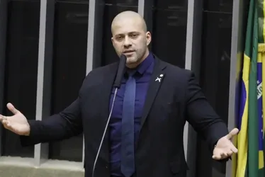 Imagem ilustrativa da imagem PF apreende arma de Daniel Silveira após determinação de Moraes