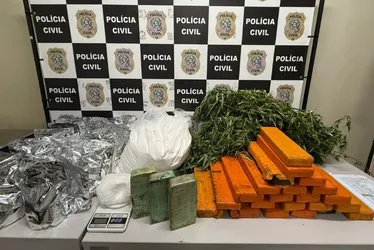 Imagem ilustrativa da imagem Polícia encontra 26 kg de maconha em "pantanal" na Serra e prende dois suspeitos