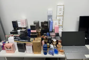 Imagem ilustrativa da imagem Polícia prende assaltantes que roubaram loja de perfumes em Casa Forte, no Recife