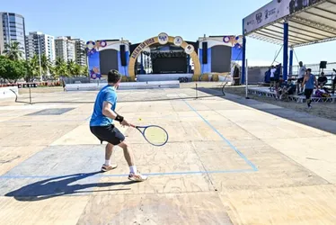 Imagem ilustrativa da imagem Programação esportiva da semana na Arena de Verão de Vitória terá torneios e finais