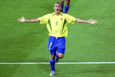 Imagem ilustrativa da imagem Ronaldo é ‘ignorado’ por CBF em vídeo de lendas da seleção brasileira