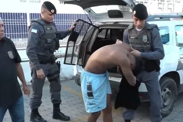 Imagem ilustrativa da imagem Suspeito é preso pela 2ª vez por roubar cordão de ouro de PM na orla de Vila Velha