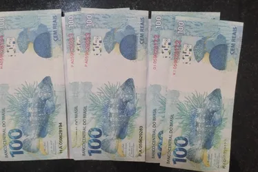 Imagem ilustrativa da imagem Suspeitos são presos após receberem dinheiro falso pelos Correios