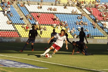 Imagem ilustrativa da imagem Torcida do Fluminense no ES se frustra com empate sem gols no Kleber Andrade
