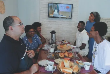 Imagem ilustrativa da imagem Tribuna Manhã: uma companhia para o seu café na TV Tribuna/Band