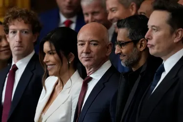 Imagem ilustrativa da imagem Zuckerberg, Musk e Bezos chegam ao Capitólio para cerimônia de posse de Trump