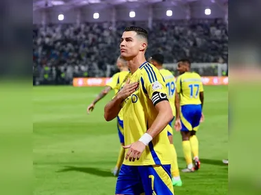 Imagem ilustrativa da imagem Cristiano Ronaldo deve assinar ‘contrato do século’ de R$ 1,1 bilhão anuais com Al-Nassr, diz jornal