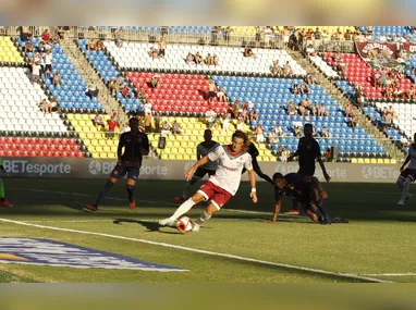 Imagem ilustrativa da imagem Torcida do Fluminense no ES se frustra com empate sem gols no Kleber Andrade