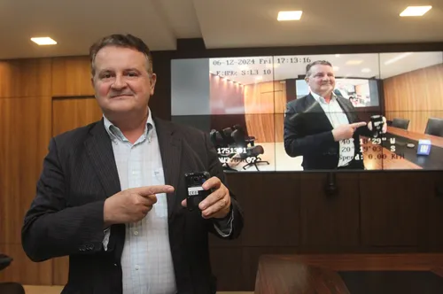 
          Imagem ilustrativa da imagem 200 policiais vão começar a usar câmeras nas fardas este mês
          