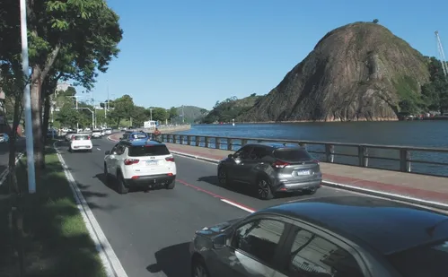 
          Imagem ilustrativa da imagem 49 motoristas flagrados todo dia sem carteira de habilitação
          