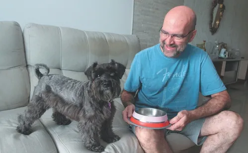 
          Imagem ilustrativa da imagem Alimentação natural é melhor que ração para o seu pet?
          