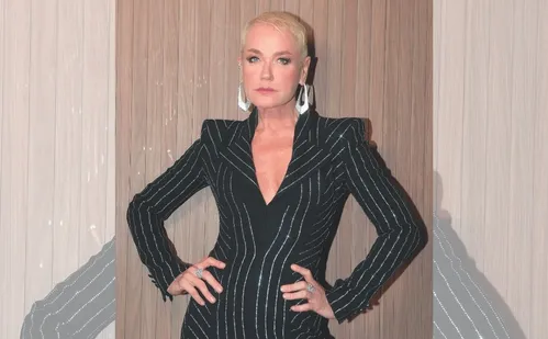 
          Imagem ilustrativa da imagem Alopécia androgenética: entenda as causas da doença que afetou Xuxa
          