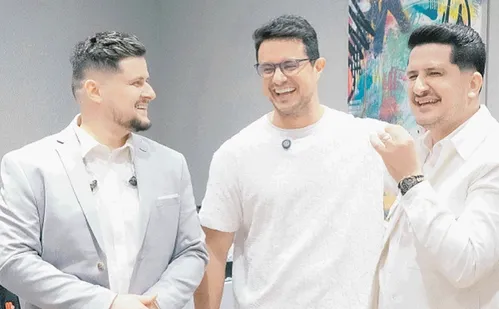 
          Imagem ilustrativa da imagem André e Felipe lançam a música “Olha Ele” com Deive Leonardo
          