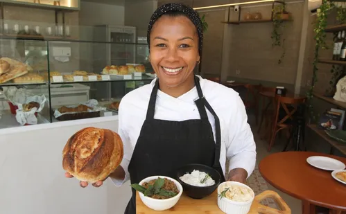 
          Imagem ilustrativa da imagem Aprenda a fazer pastinhas deliciosas para servir como entrada
          