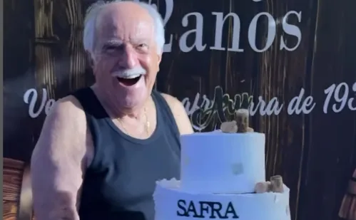 
          Imagem ilustrativa da imagem Ary Fontoura celebra 92 anos com festa cheia de famosos
          