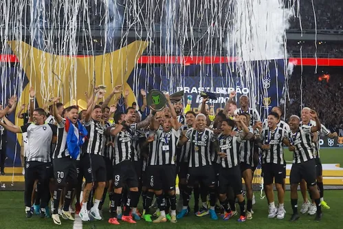 
          Imagem ilustrativa da imagem Brasileirão 2025: veja como ficou a divisão dos jogos com Globo, Record, CazéTV e Prime Video
          