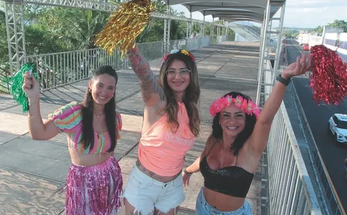 
          Imagem ilustrativa da imagem Camarote com pagode e mordomias para os foliões
          