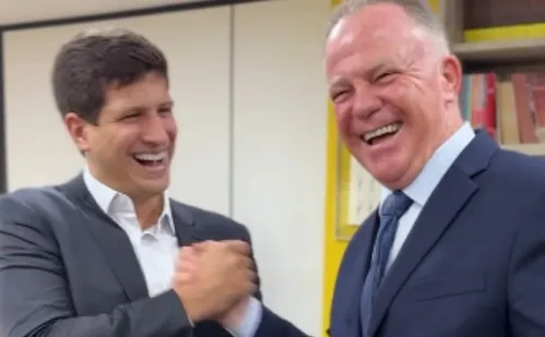 
          Imagem ilustrativa da imagem Casagrande convida prefeito João Campos para participar de maratona de Vitória
          