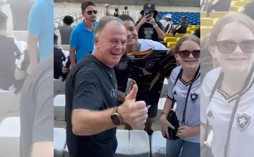 
          Imagem ilustrativa da imagem Casagrande distribui "barrinha de cereal" em jogo no estádio Kléber de Andrade
          