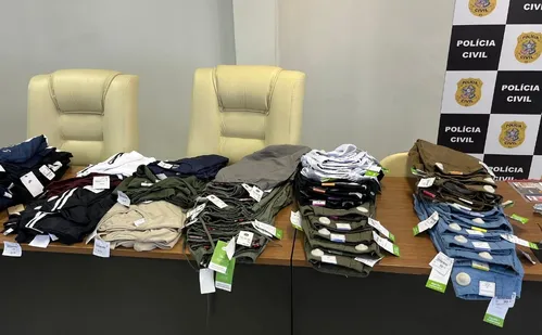 
          Imagem ilustrativa da imagem Chilenos são presos suspeitos de furtar meio milhão de reais em shoppings do ES
          