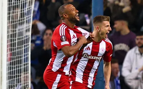 
          Imagem ilustrativa da imagem Com transmissão da TV Tribuna/Band, Olympiacos vence o Porto em Portugal
          