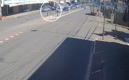 
          Imagem ilustrativa da imagem Comerciante esfaqueia servidor público durante briga de trânsito em Vitória
          