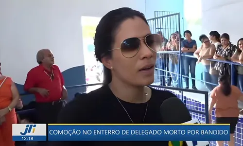 
          Imagem ilustrativa da imagem Delegado assassinado em São Paulo é homenageado por multidão em Pernambuco
          