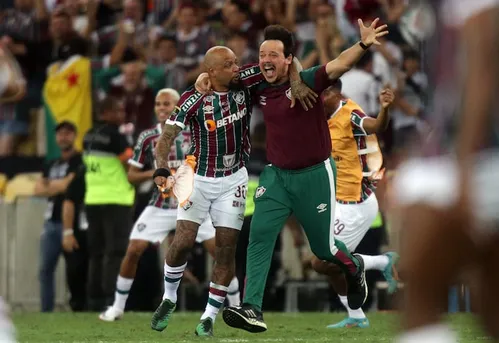 
          Imagem ilustrativa da imagem Quem vai ser o próximo técnico do Corinthians? Veja nomes disponíveis no mercado
          