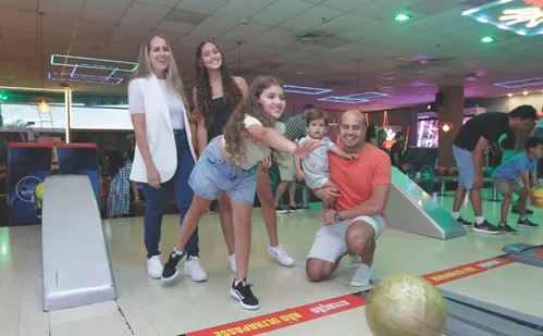 
          Imagem ilustrativa da imagem Diversão para crianças com mágica, boliche e escalada na Grande Vitória
          