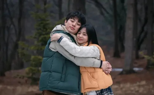 
          Imagem ilustrativa da imagem Dorama com zumbis e cantora do Blackpink no Prime Video
          