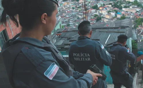 
          Imagem ilustrativa da imagem Concursos com mais de duas mil vagas para policiais e salário de até R$ 16 mil
          