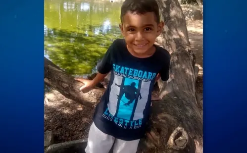 
          Imagem ilustrativa da imagem Menino de 6 anos é encontrado morto dentro de apartamento em Vila Velha
          