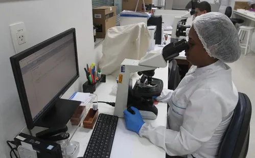 
          Imagem ilustrativa da imagem Exames para detectar Alzheimer antes dos 60
          