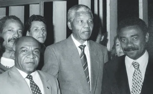 
          Imagem ilustrativa da imagem Federações respingam no Estado
          