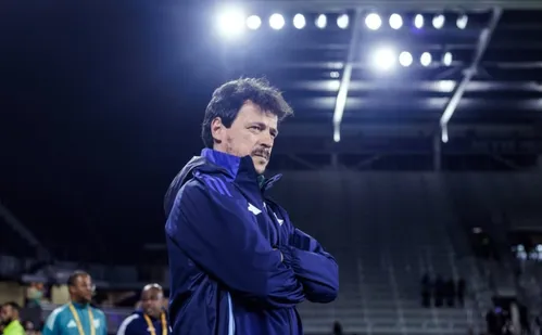 
          Imagem ilustrativa da imagem Fernando Diniz não resiste a maus resultados e é demitido do Cruzeiro
          