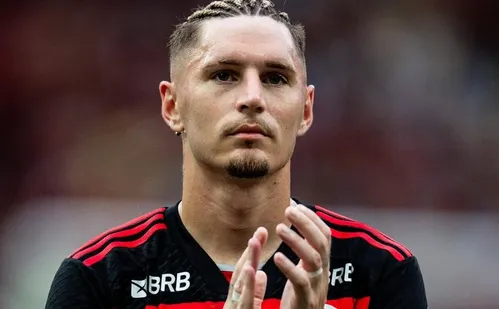 
          Imagem ilustrativa da imagem Flamengo libera Varela para acompanhar velório da mãe no Uruguai
          