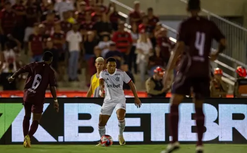 
          Imagem ilustrativa da imagem Flamengo sofre empate do Madureira no fim e continua sem vitória no carioca
          