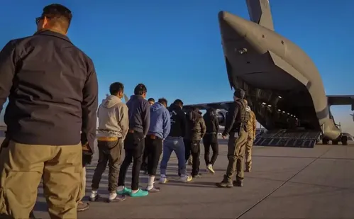 
          Imagem ilustrativa da imagem Capixabas estavam entre os brasileiros deportados dos Estados Unidos
          