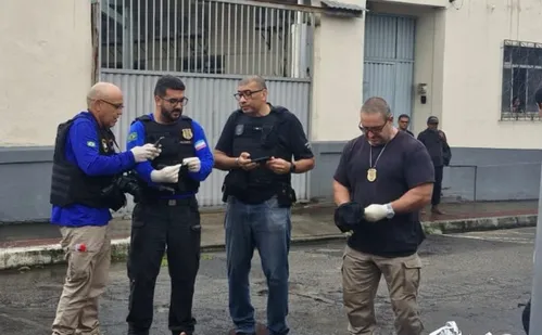 
          Imagem ilustrativa da imagem Homem é morto a facadas após jogo de sinuca em Vitória
          