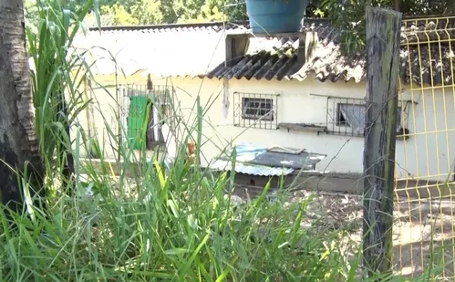 
          Imagem ilustrativa da imagem Homem é morto por falsos policiais na Serra
          