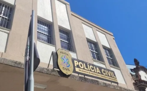 
          Imagem ilustrativa da imagem Homem é preso na Serra suspeito de estuprar a filha e a enteada
          