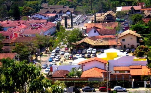 
          Imagem ilustrativa da imagem Idosa moradora do ES morre em acidente entre ônibus e trenzinho turístico no RJ
          