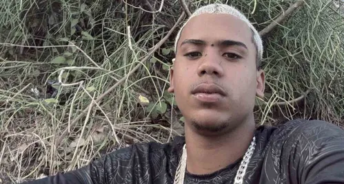 
          Imagem ilustrativa da imagem Família de influenciador Abelhinha, morto a tiros, libera corpo no IML
          