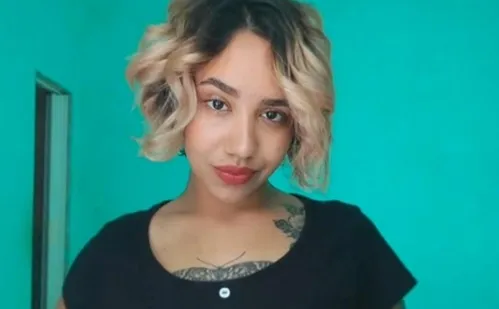 
          Imagem ilustrativa da imagem Jovem é morta a facadas na porta de casa e ex-companheiro é procurado em SP
          