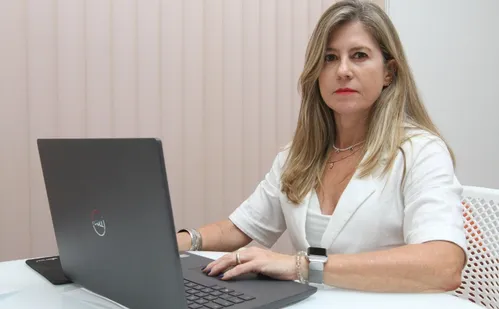 
          Imagem ilustrativa da imagem Justiça autoriza criança de Vitória a ser registrada por três pais e uma mãe
          