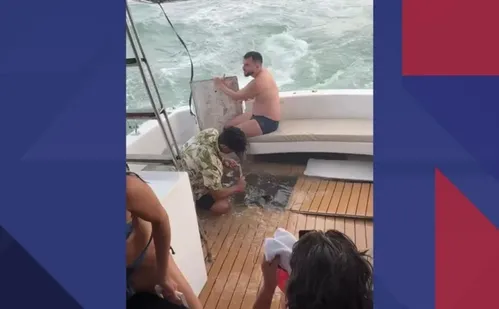 
          Imagem ilustrativa da imagem Lancha com turistas do ES naufraga em Búzios, no Rio de Janeiro
          